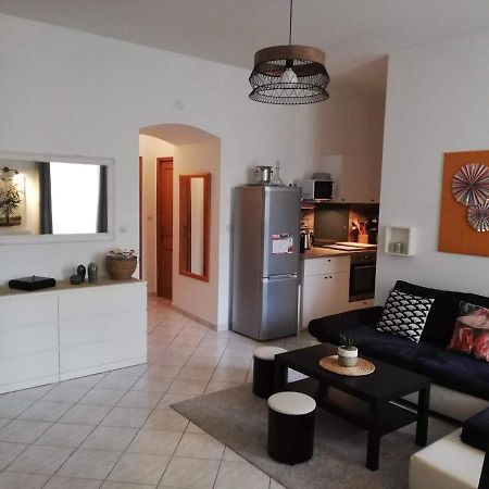 Orange: Appartement Pratique Et Idealement Place オランジュ エクステリア 写真