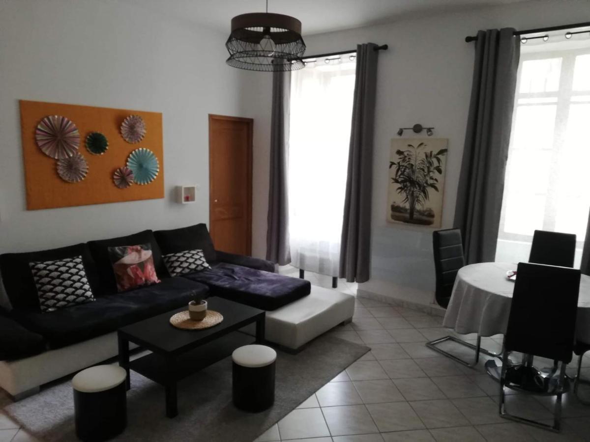 Orange: Appartement Pratique Et Idealement Place オランジュ エクステリア 写真