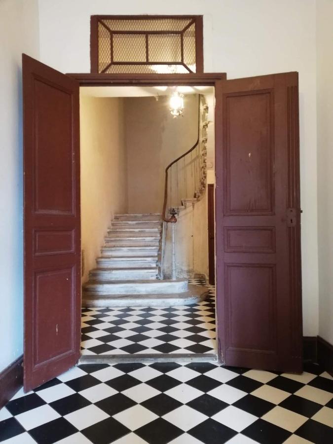 Orange: Appartement Pratique Et Idealement Place オランジュ エクステリア 写真