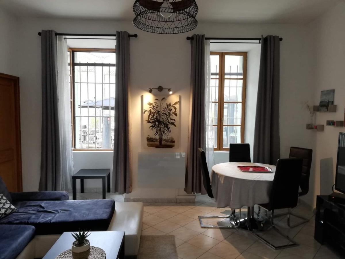 Orange: Appartement Pratique Et Idealement Place オランジュ エクステリア 写真