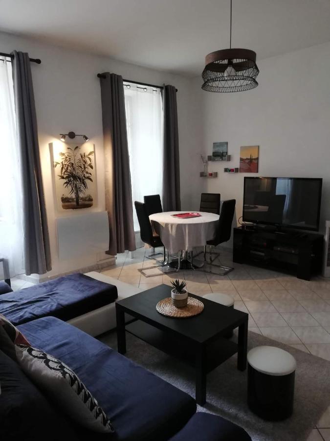 Orange: Appartement Pratique Et Idealement Place オランジュ エクステリア 写真