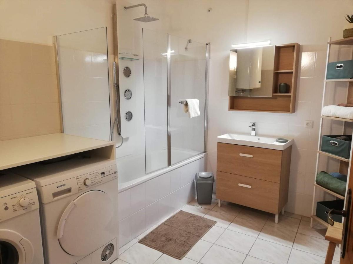 Orange: Appartement Pratique Et Idealement Place オランジュ エクステリア 写真